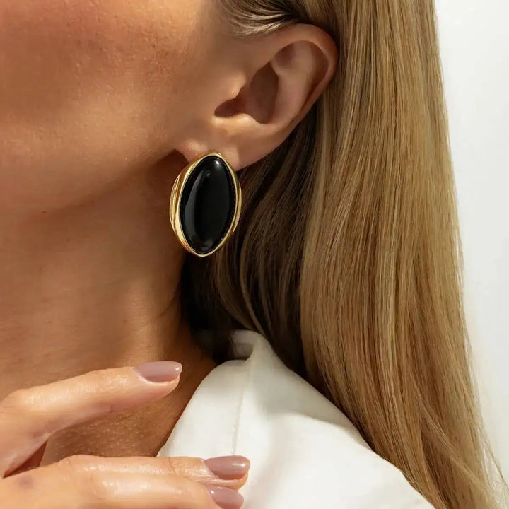Verdeluxe Oval Earring