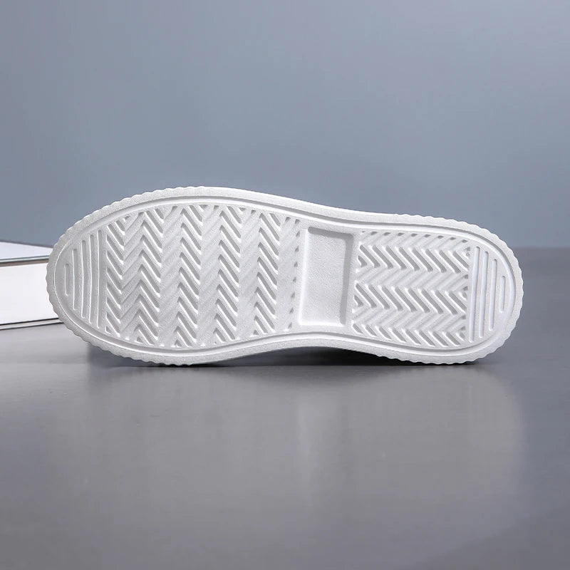 Claud Gloss Sneakers