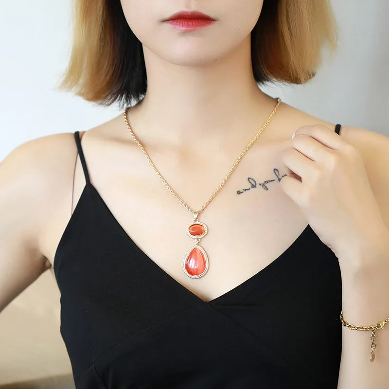 Verdeluxe East Necklace