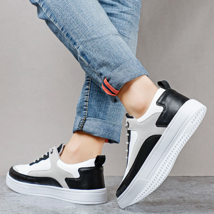 Adi Sneaker